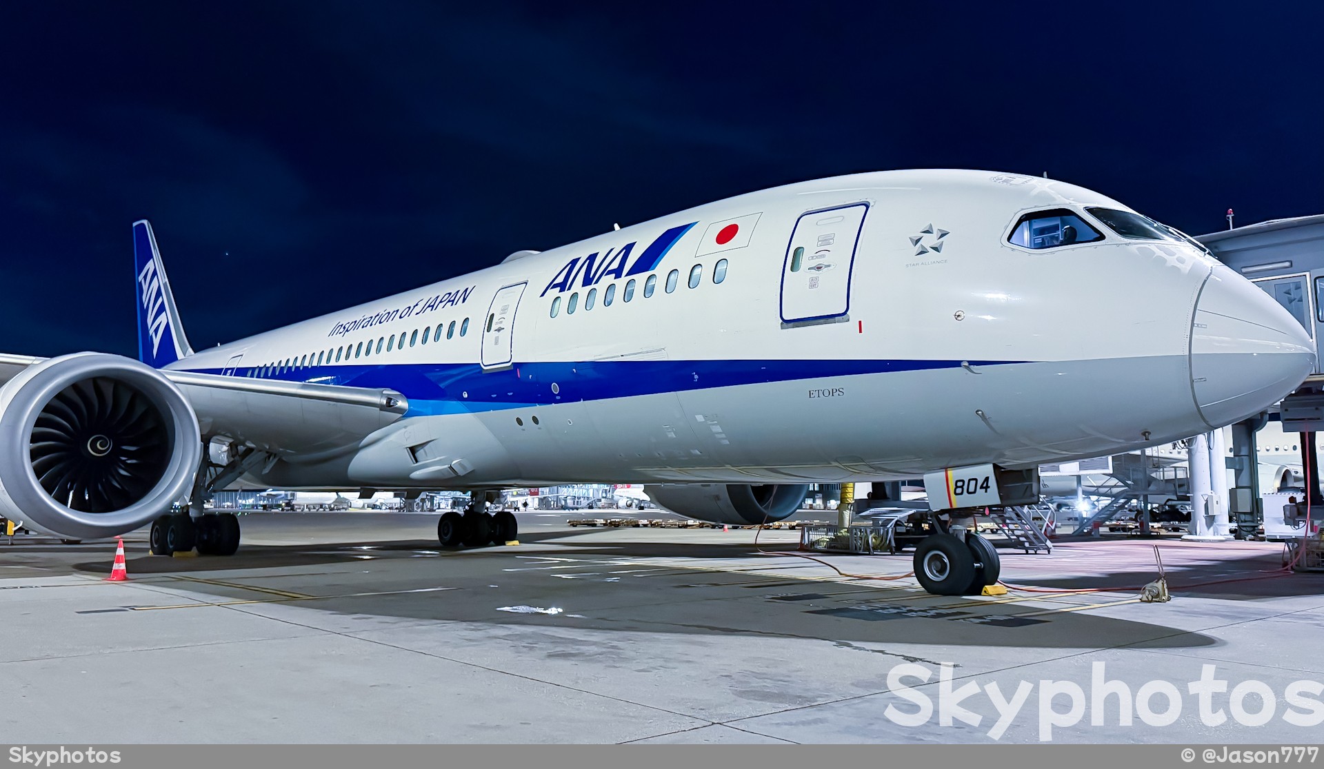 全日空 B787-8