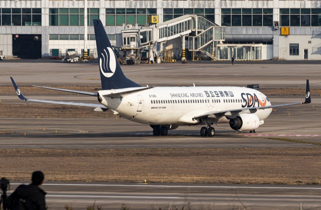 山东航空 B737-85N(WL)