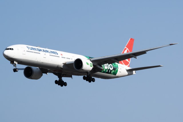 Turkish airlines B77W
