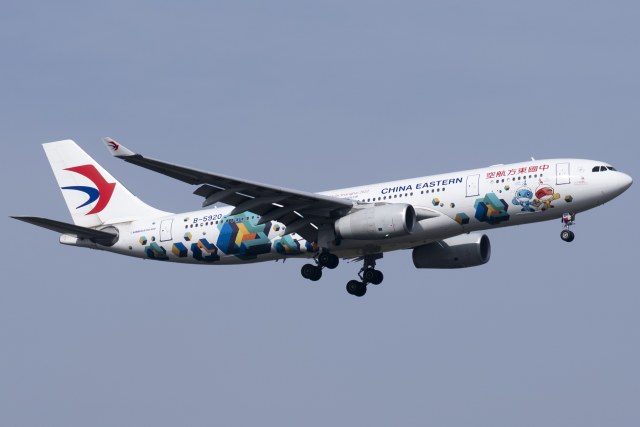 中国东方航空 A330-243