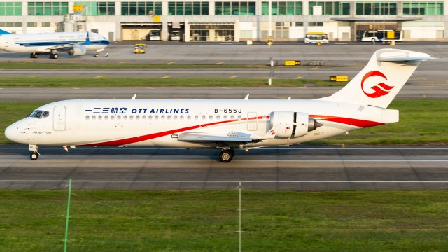 一二三航空/中国东方航空 ARJ21-700