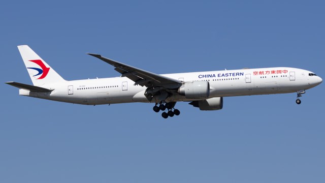 中国东方航空 B777-39P(ER)