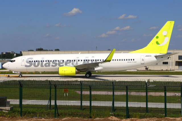 Solaseed Air Boeing 737-800