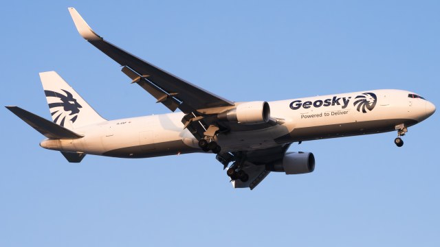 格鲁吉亚天空航空 B767-33AER(BCF)(WL)