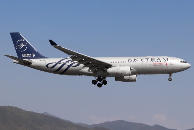 中国东方航空 A330-243