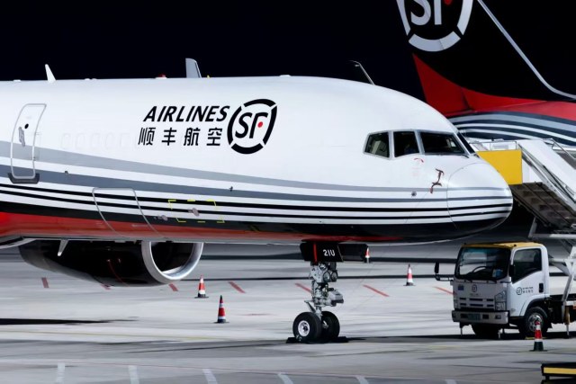 顺丰货运航空 B757