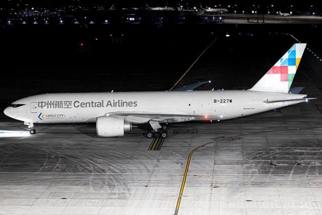 中州航空 B777-F1H