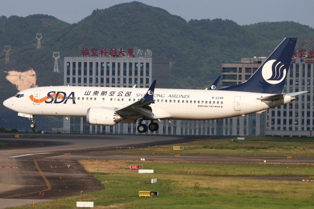 山东航空 B737-8