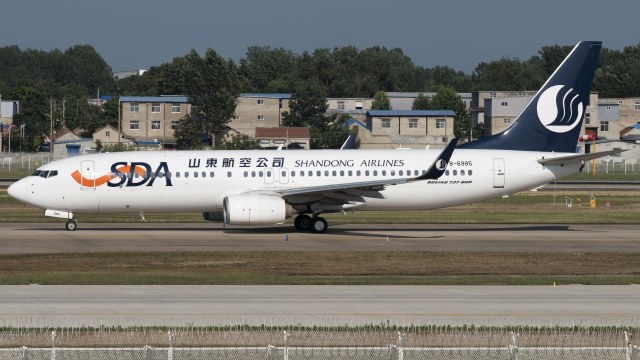 山东航空 B737-85N(WL)