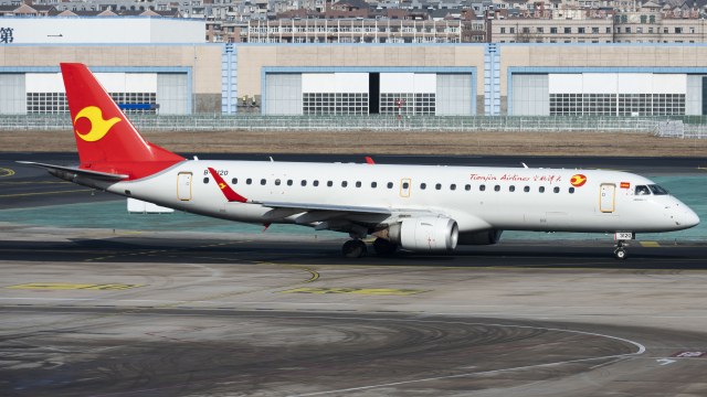 大新华快运/天津航空 E190