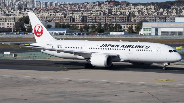 日本航空 Boeing 787-8
