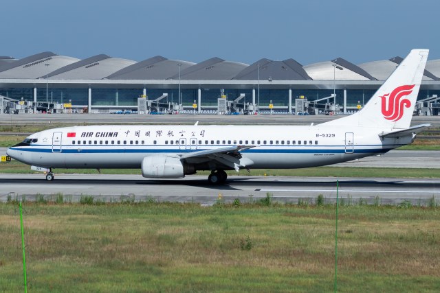 中国国际航空 B737-86N