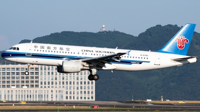中国南方航空 A320-214