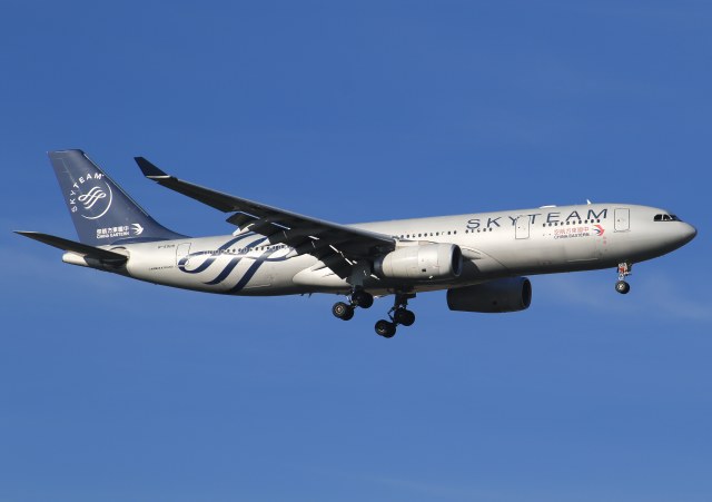 中国东方航空 Airbus A330-243