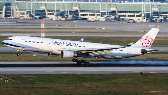 中华航空 A330-302