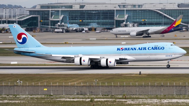 大韩航空 B747-8F
