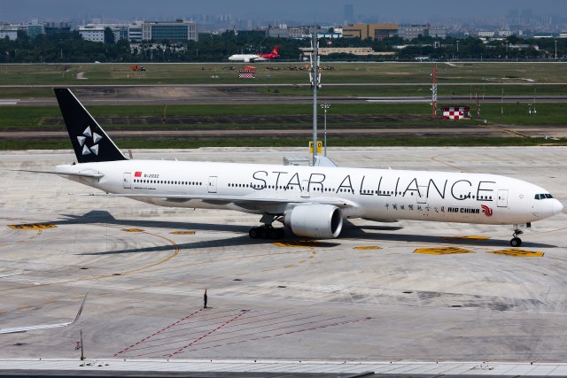 中国国际航空 Boeing 777-39L(ER)