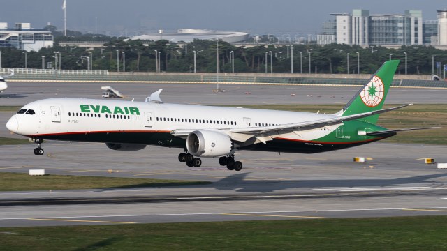 EVA AW B787-10 Dreamliner