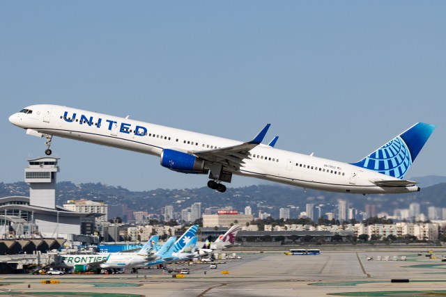 美国联合航空 B757-300(WL)