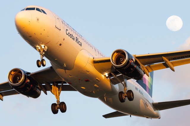 Volaris A320-233(WL)