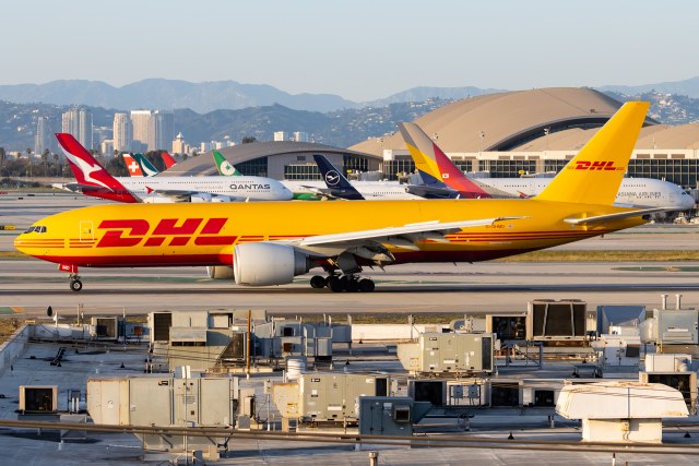 DHL Air UK Boeing 777-FZB