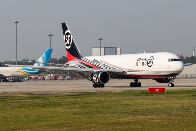 顺丰航空 B767-300ER(BCF)
